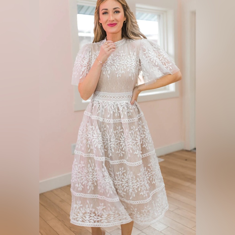 Elegant White Lace Dress